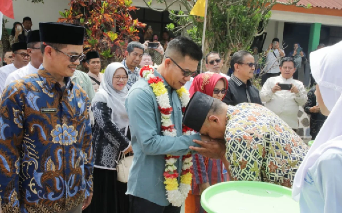 Thumbnail Berita - Hampir 95 Persen Sekolah di Kabupaten Bandung Butuh Revitalisasi, APBD Tak Mampu Menanggung