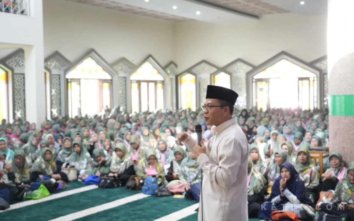 Thumbnail Berita - Bupati KDS: Jangan Biarkan HP Gantikan Peran Orang Tua Didik Anak