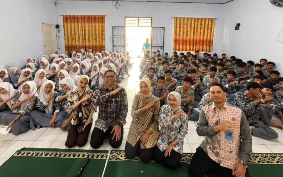 Thumbnail Berita - Bank Banten KCK Rangkasbitung Edukasi Pelajar SMAN 1 Kalanganyar soal Literasi Keuangan