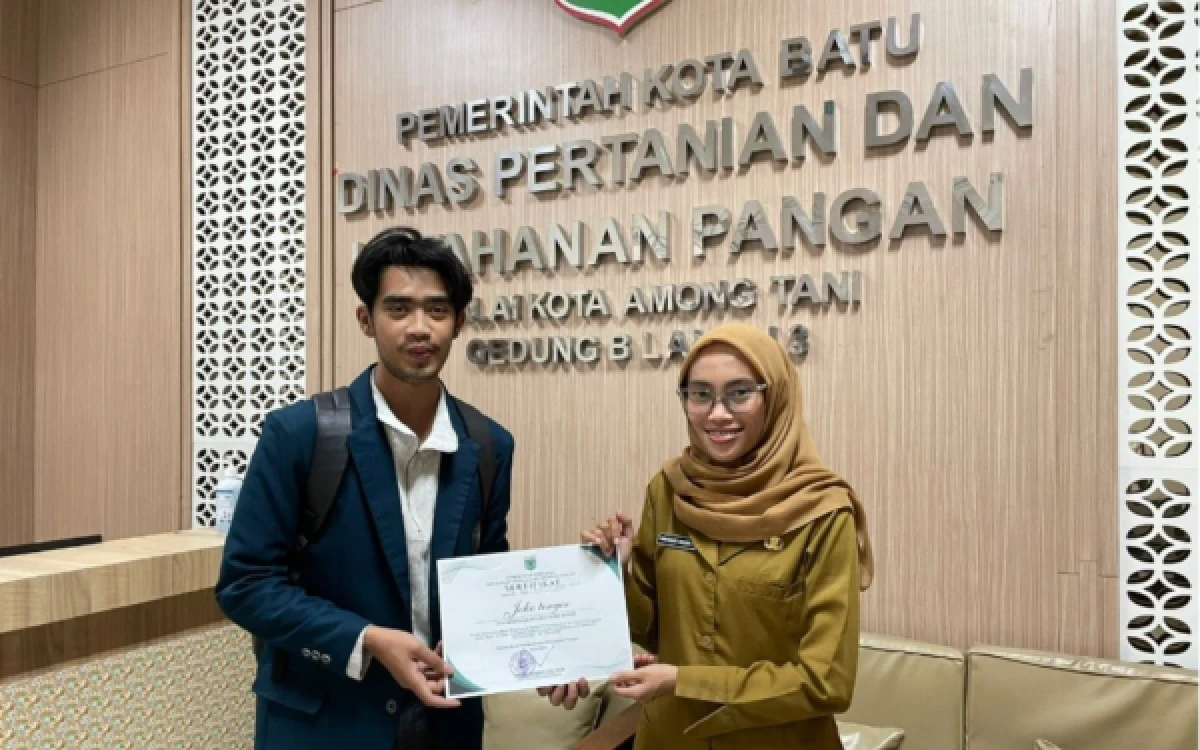 Thumbnail Berita - Mahasiswa MBKM UB Kediri Dalami Pembenihan Ikan Koi di Kota Batu