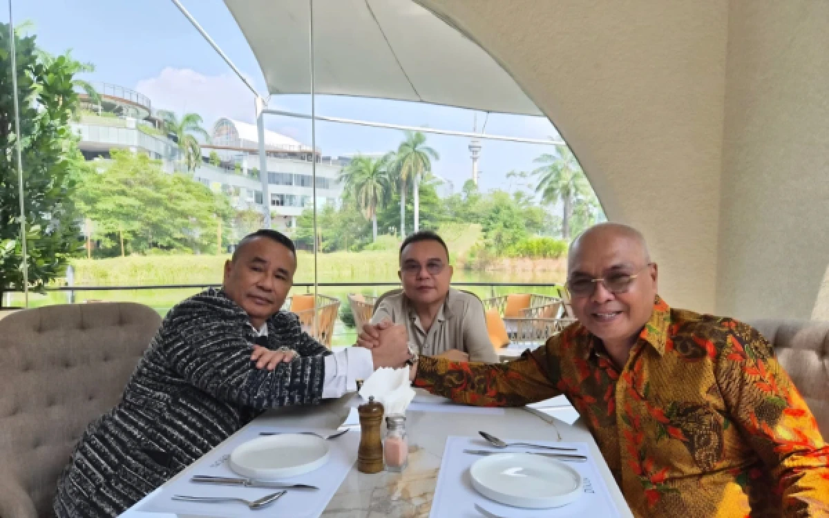 Thumbnail Berita - Ada Apa? Hotman Paris dan Ketum PWI Bertemu Didampingi Wakil Ketua DPR Sufmi Dasco