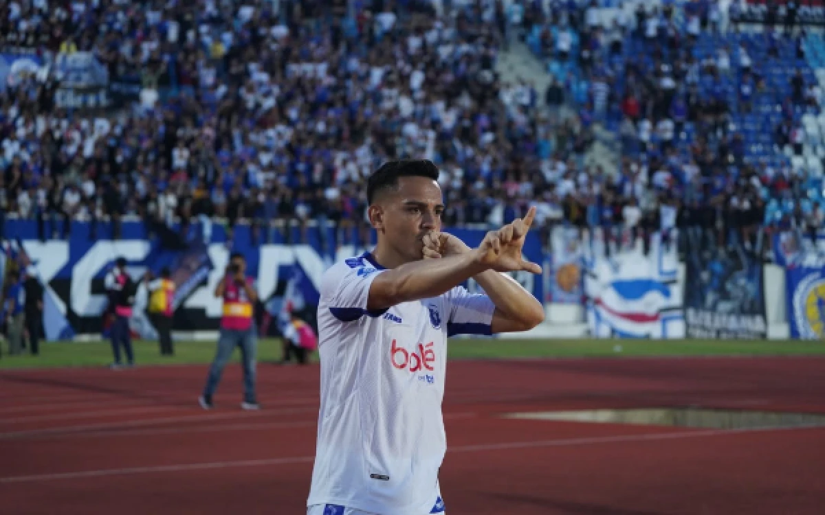 Thumbnail Berita - Kontrak Habis, Valdeci Moreira Resmi Tinggalkan Arema FC