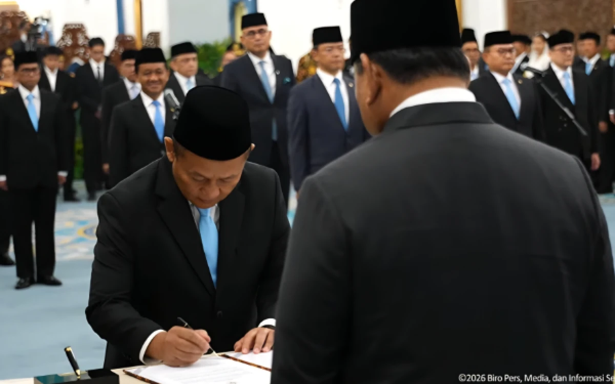 Thumbnail Berita - Sarmuji Jadi Menperin, Sang Adik Titip Doa: Semoga Amanah dan Membawa Kemaslahatan