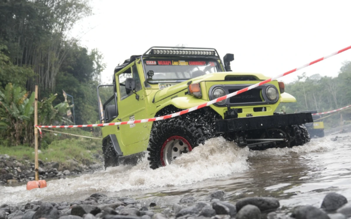 Thumbnail Berita - HUT ke-12 AJWLM, Jeep Wisata Merapi Diuji Kelayakan dan Standar Keselamatan