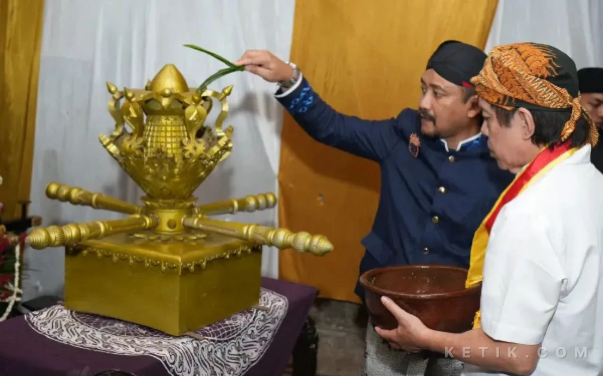 Thumbnail Berita - Tradisi Jamasan Pusaka Kadipaten Pemalang Berubah, Kini Digelar Malam Hari di Ndalem Notonagoro