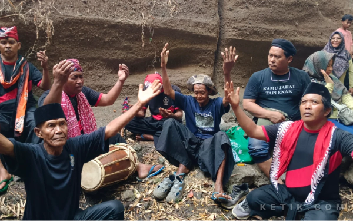 Thumbnail Berita - Ritual Hodo, Tradisi Meminta Hujan yang Tetap Lestari di Situbondo