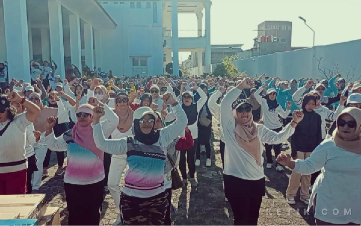 Thumbnail Berita - Ribuan Masyarakat Tumpah Ikuti Senam Bersama Wakil Ketua DPRD Cilacap Suyatno