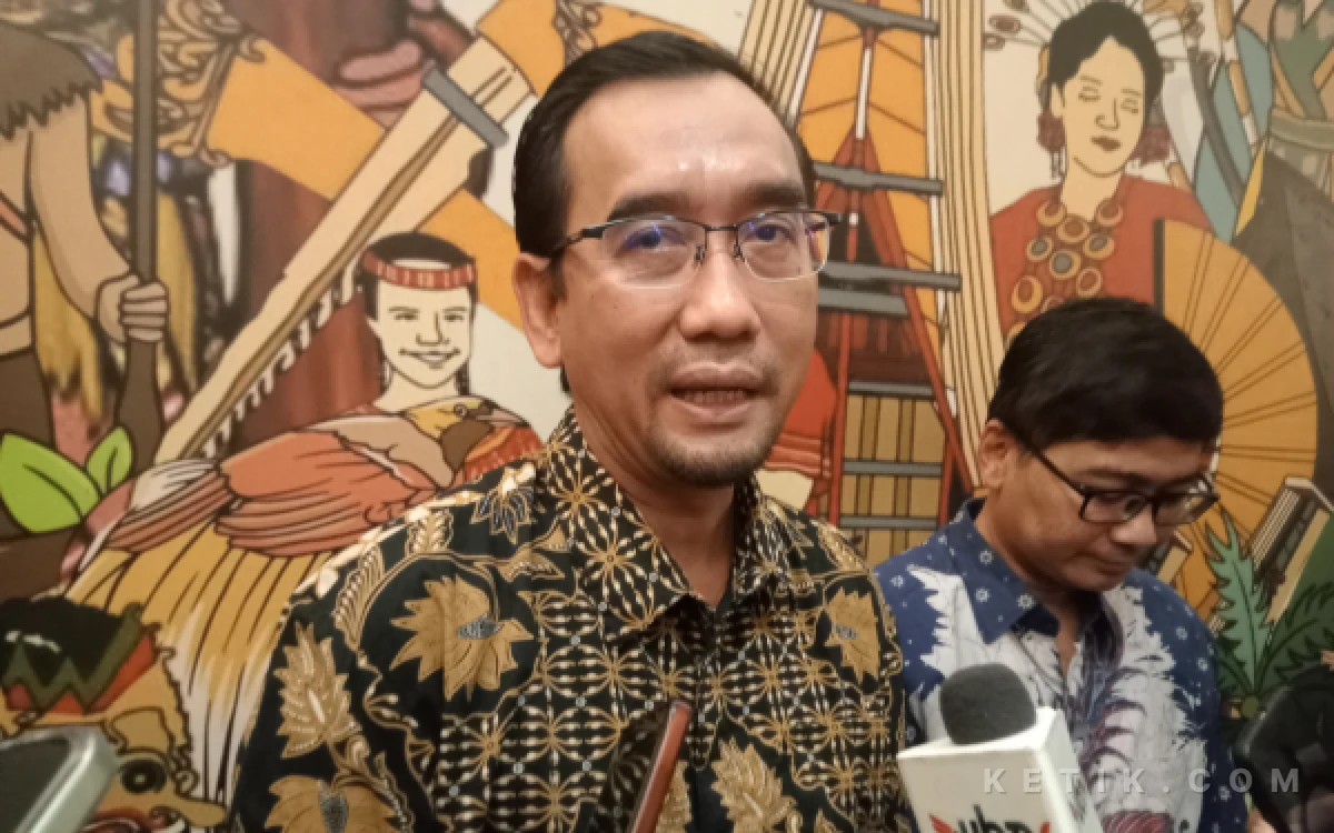 Thumbnail Berita - Rektor UB Respons Dugaan Aliran Dana Eks Wamen Imipas ke Dosen RH: Tunggu Hasil KPK