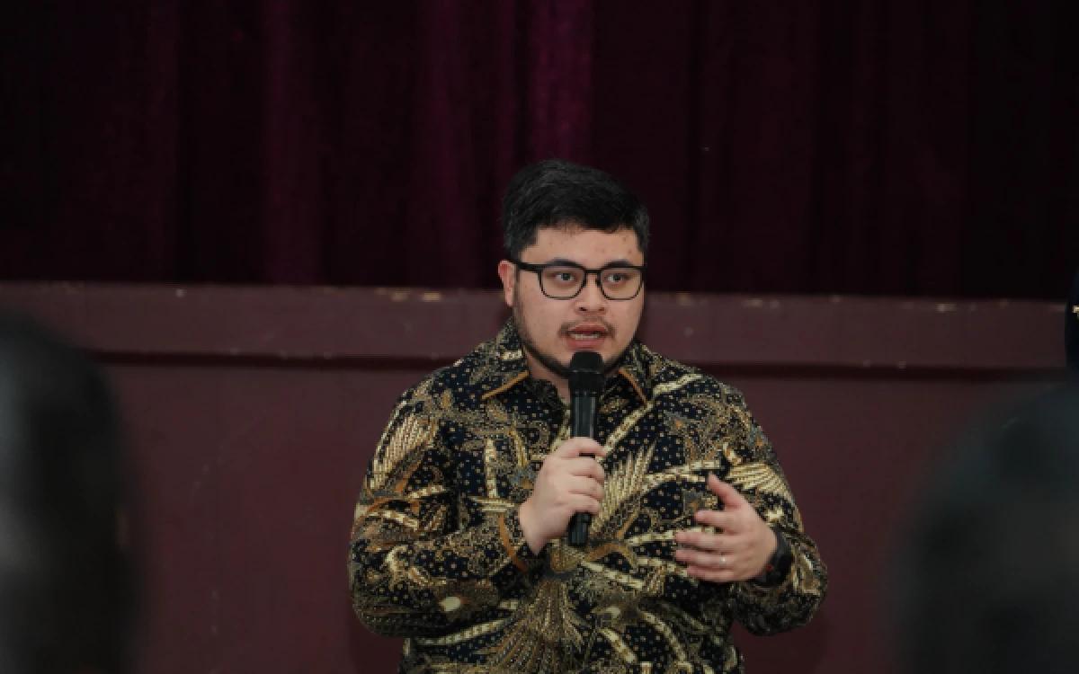 Thumbnail Berita - Mas Dhito Minta Percepatan Perbaikan Desil, Dinsos Kediri Berikan Pembekalan Teknis Operator Desa