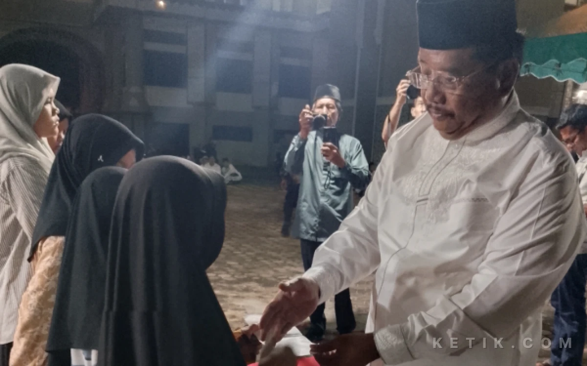 Thumbnail Berita - Peringati Maulid Nabi, Bupati Aceh Singkil Santuni 54 Anak Yatim