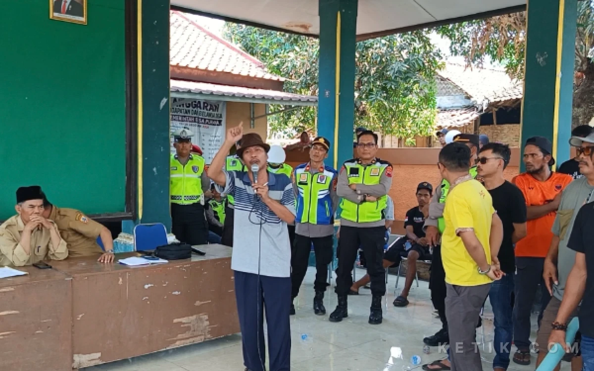 Thumbnail Berita - Puluhan Warga Purana Pemalang Demo, Desa Galian di Tanah Bengkok Dihentikan