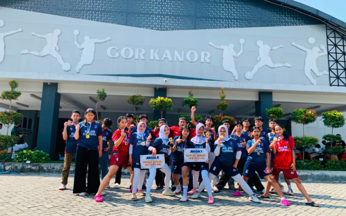 Thumbnail Berita - Tampil Gemilang, Tim Floorball Kota Malang Sabet Dua Gelar Kejurprov Jatim 2026