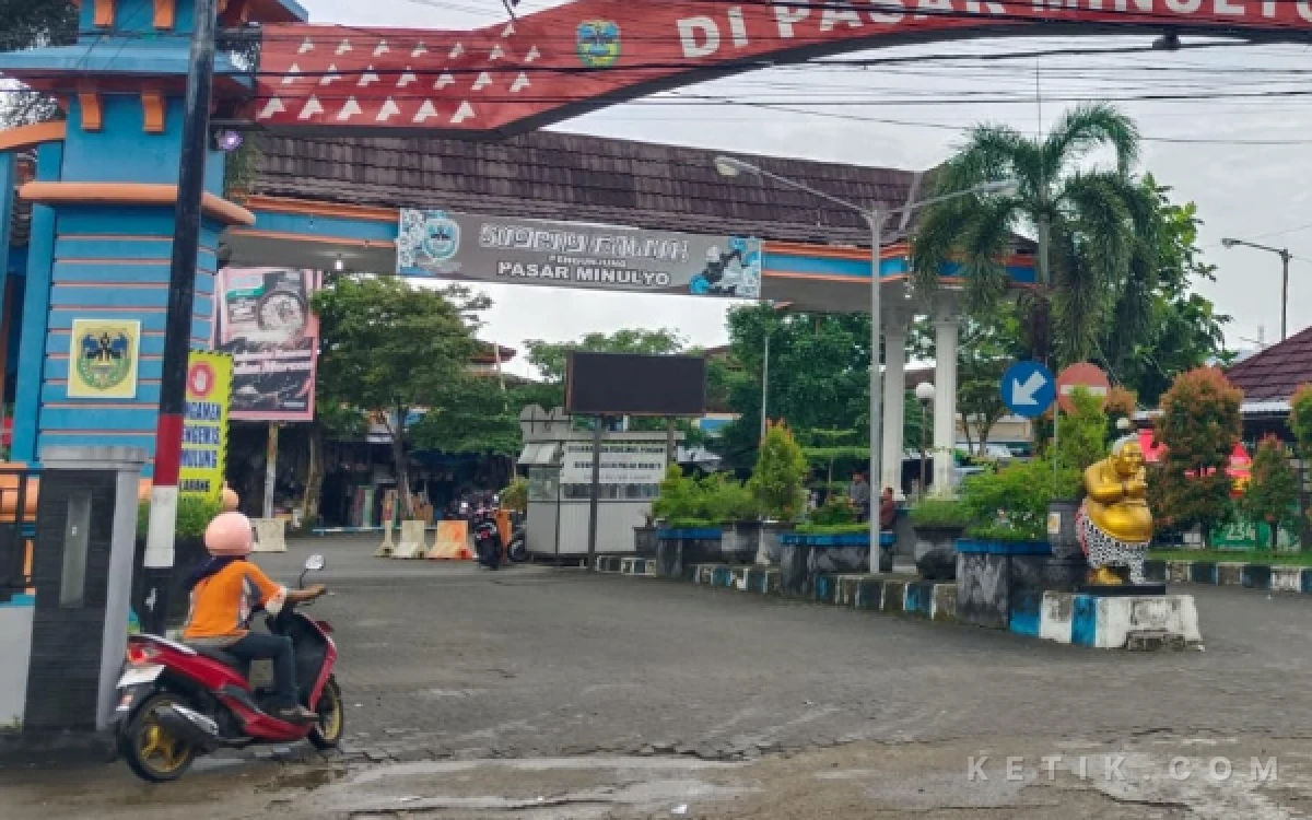 Thumbnail Berita - Ketua Pedagang Angkat Bicara soal Dugaan Korupsi Retribusi Pasar Minulyo Pacitan