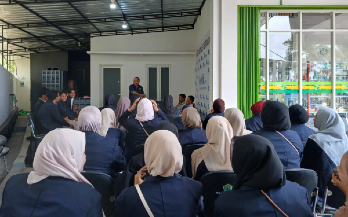 Thumbnail Berita - Puluhan Mahasiswa UIN Malang Kunjungi Graha Ketik, Belajar Penulisan Kreatif dan Pengolahan Berita