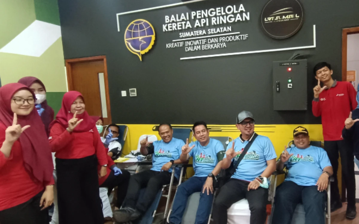 Thumbnail Berita - LRT Green and Care: Aksi Nyata Tanam Pohon dan Donor Darah Semarakkan Palembang, Harapan Baru Kota Hijau