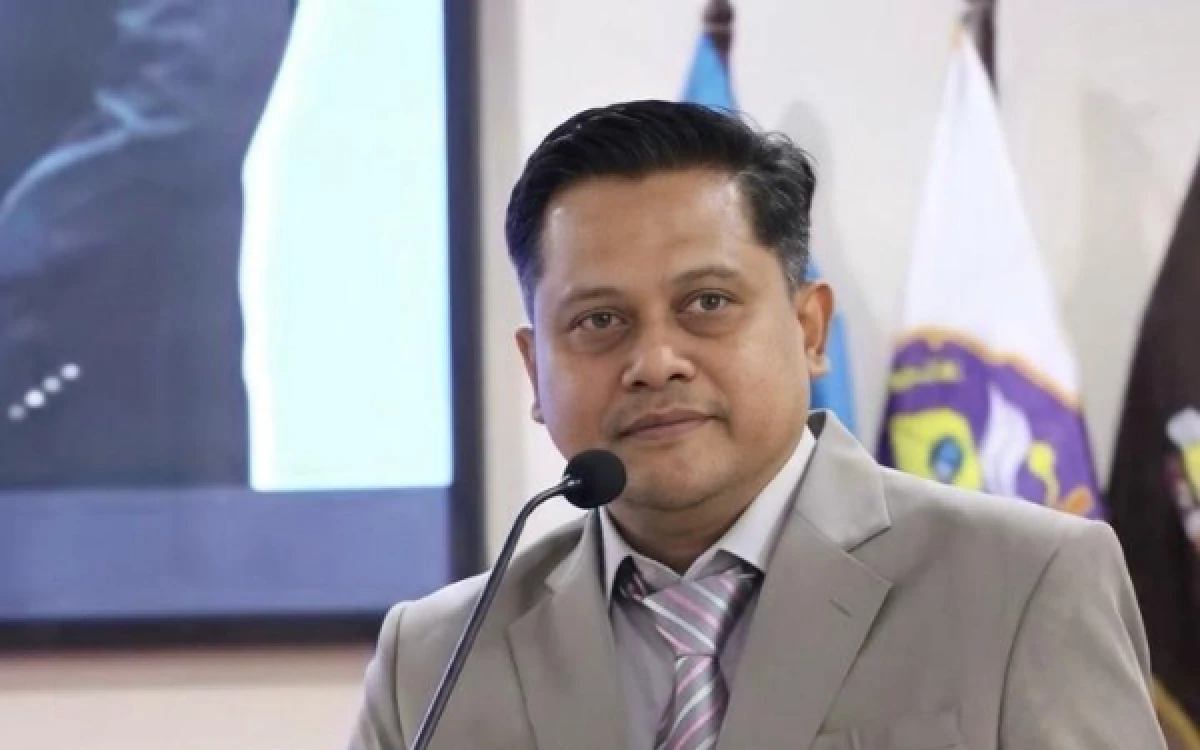 Thumbnail Berita - Atasi Fenomena Fatherless, SMAN 9 Malang Buat Gebrakan 'Surat Cinta' di Momen Bagi Rapor