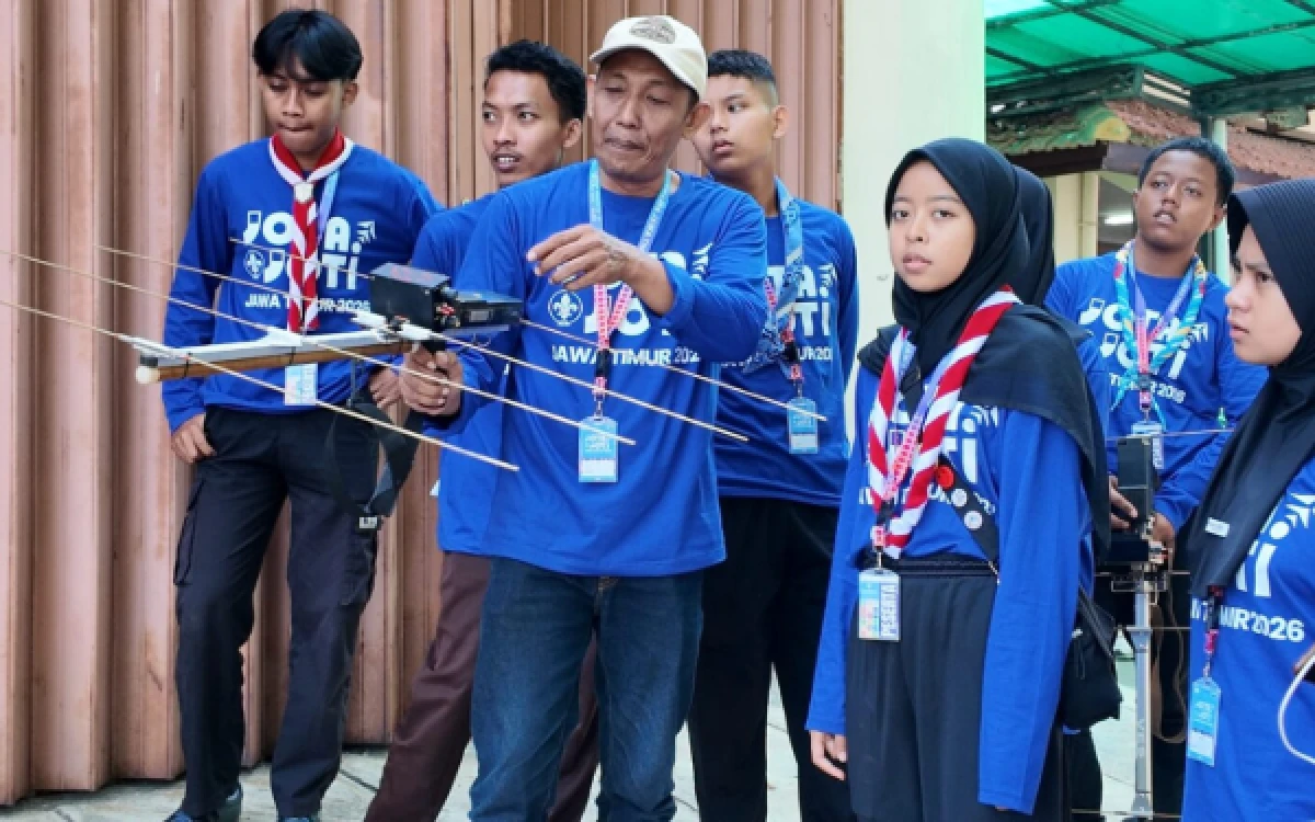 Thumbnail Berita - Asah Keterampilan Komunikasi Darurat, Pramuka Jatim Ikuti Kompetisi Antena Radio