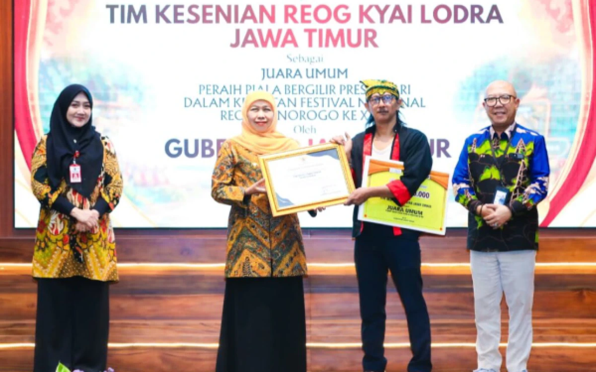 Thumbnail Berita - Khofifah Apresiasi Tim Reog Kyai Lodra Usai Sabet Juara Umum Festival Nasional Reog Ponorogo