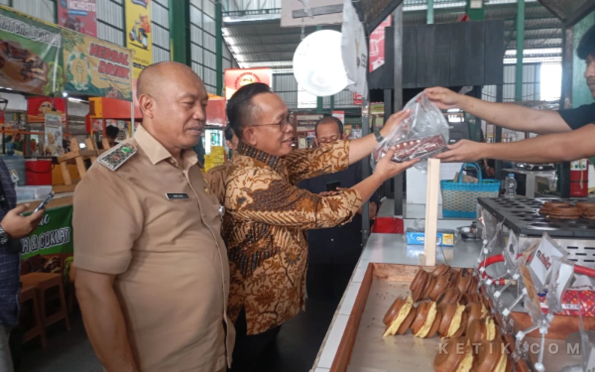 Thumbnail Berita - Banyak Pasar Tradisional Sepi, Kemendag Puji Cara Kota Malang Menghidupkan Pasar Klojen