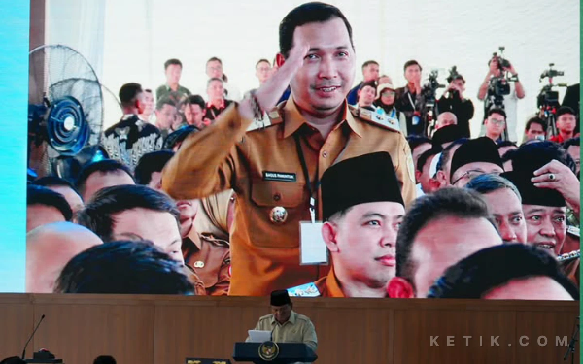 Thumbnail Berita - Dukung Program Pemerintah Pusat, Plt Wali Kota Madiun Hadiri Peresmian 1.061 KDKMP Nasional di Nganjuk