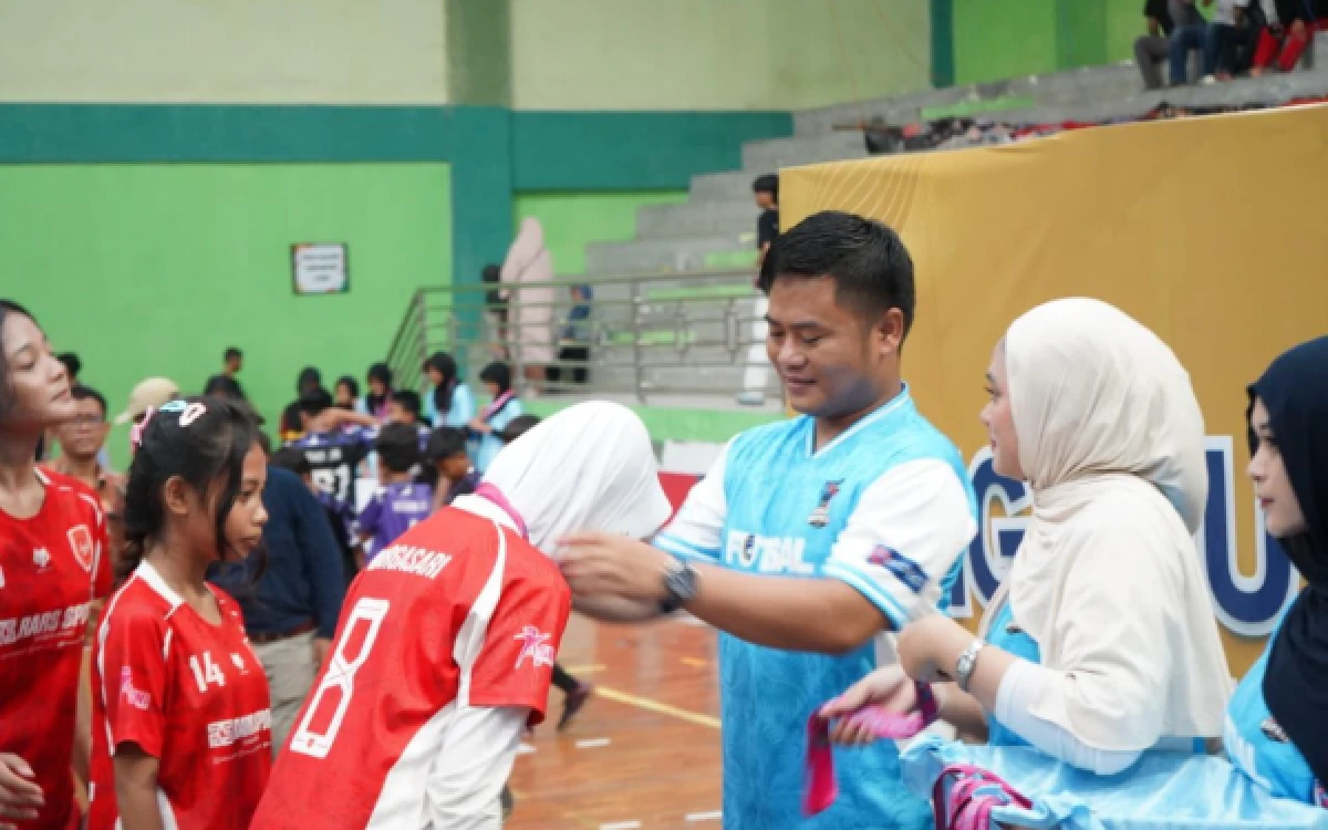 Thumbnail Berita - Bupati Tegal Apresiasi Liga Futsal Pelajar 2026, Jadi Ajang Pencarian Atlet Muda Berbakat