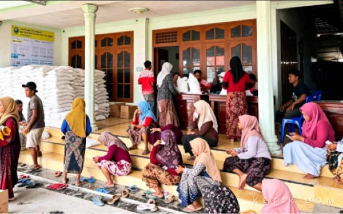 Thumbnail Berita - Bantuan Pangan Diduga Tak Merata, Sekdes Tamberu Laok Buka Suara
