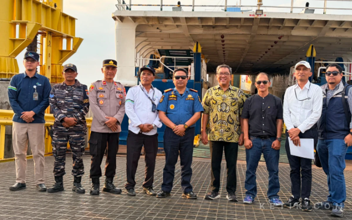 Thumbnail Berita - Direktur Operasi PT Pelindo Sambangi Pelabuhan Jangkar, Bahas Rencana Pengembangan Pelabuhan Lintasan