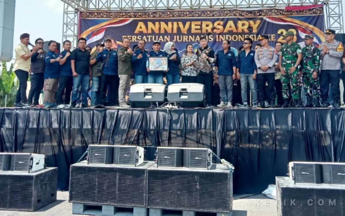 Thumbnail Berita - PJI Rayakan Anniversary ke-28, Hartanto Bukhori Tekankan Pentingnya Kekompakan