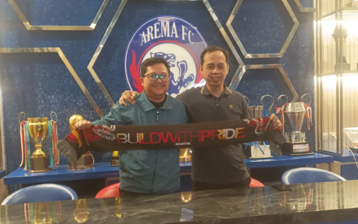 Thumbnail Berita - Arema FC Gandeng Ultras Malang, Hadirkan Lini Pakaian Kasual Untuk Skuad Singo Edan