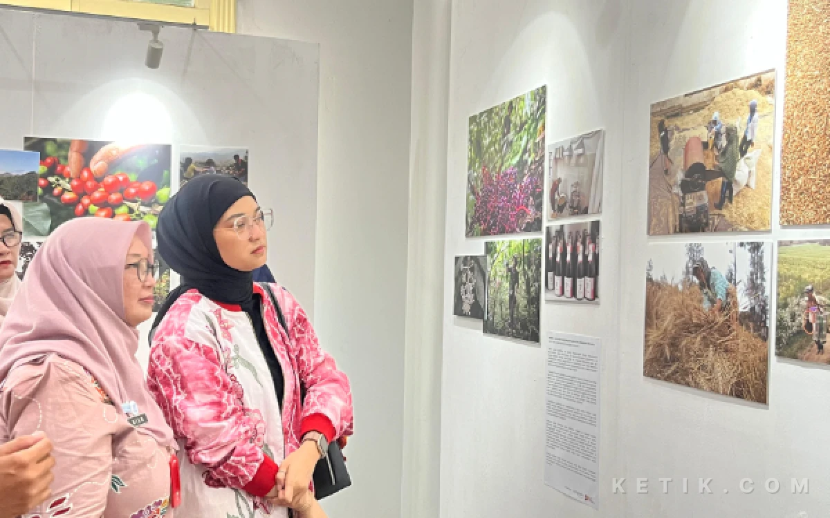 Thumbnail Berita - PFI Malang Abadikan 120 Potret Pangan di Jawa Timur dalam Pameran Tanah, Pangan, dan Harapan