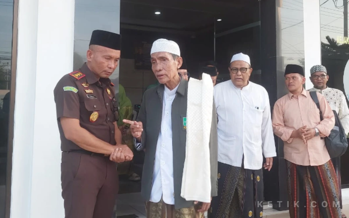 Thumbnail Berita - Sisi Lain Mochamad Iqbal, Kajari Sampang yang Tegas Berantas Korupsi dan Dekat dengan Ulama