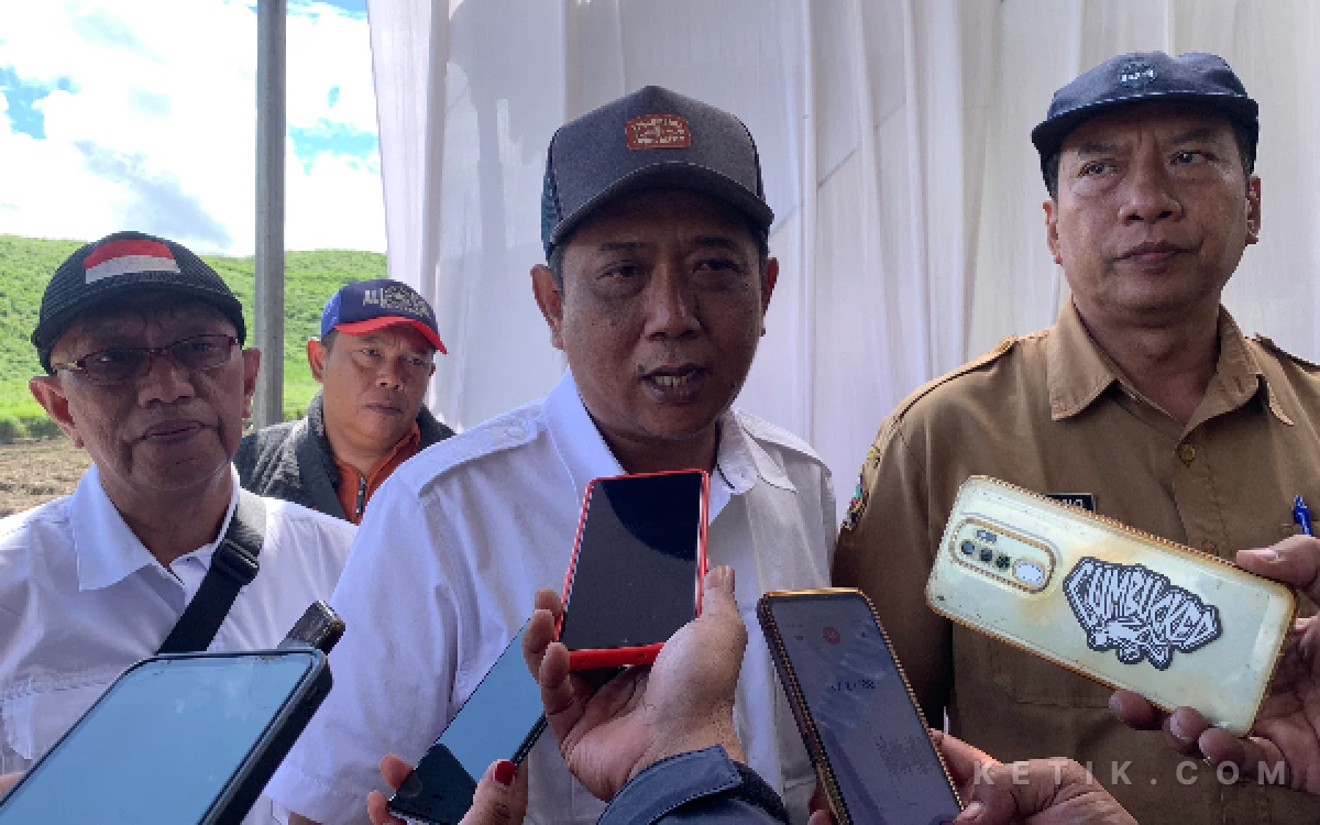 Thumbnail Berita - Tanam Tebu Perdana Bongkar Ratoon 2026, Kabupaten Blitar Bidik Lampaui Target Nasional