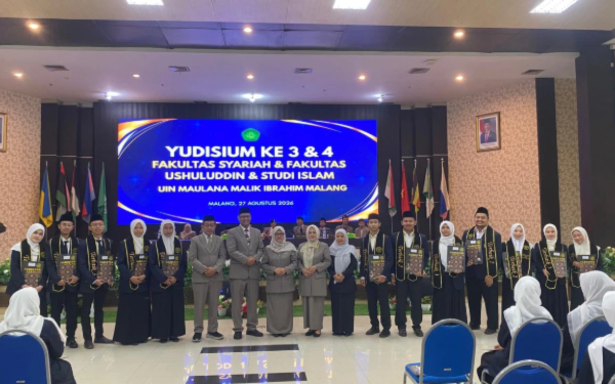 Thumbnail Berita - Lepas 106 Lulusan, Fakultas Syariah UIN Malang Tekankan Integritas