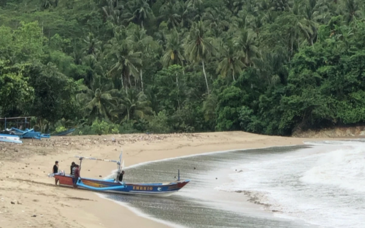 Thumbnail Berita - Eksotisme Pantai Wedi Awu Malang, Ini Rute dan Fasilitas Wisatanya