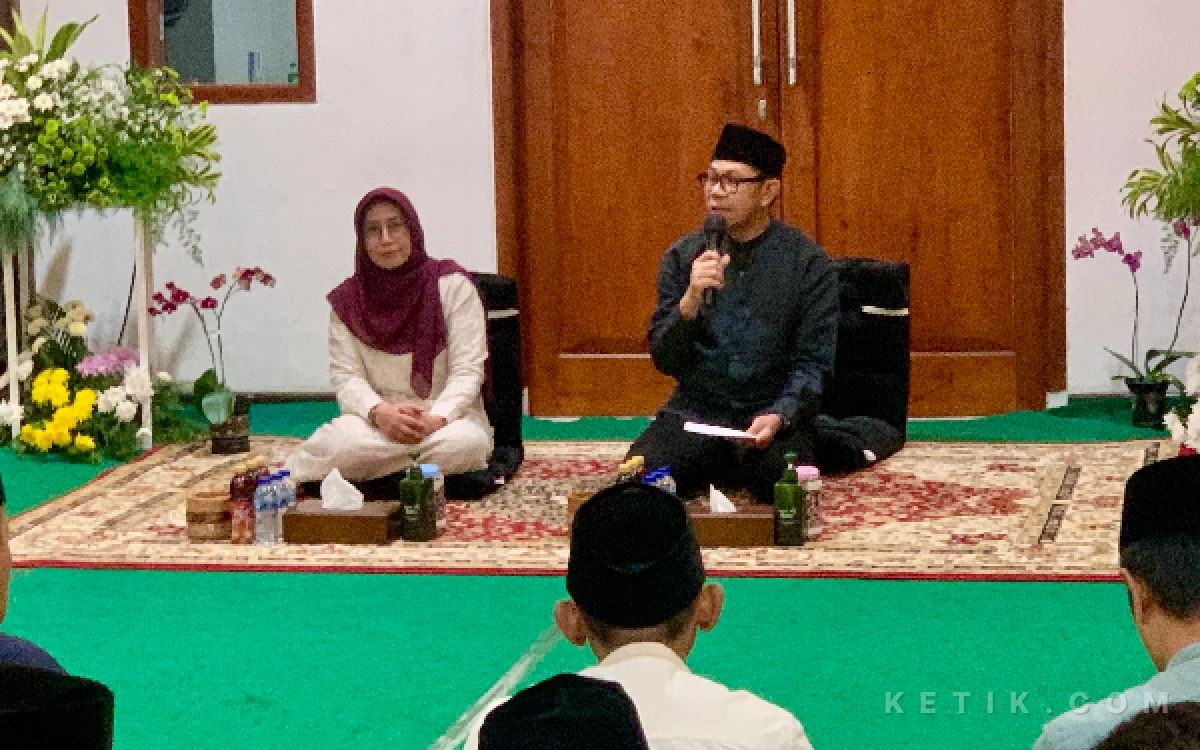 Thumbnail Berita - Perjuangan Wali Kota Batu Cak Nur Menuju Haji, Menabung Sejak Honorer dan Menanti 14 Tahun