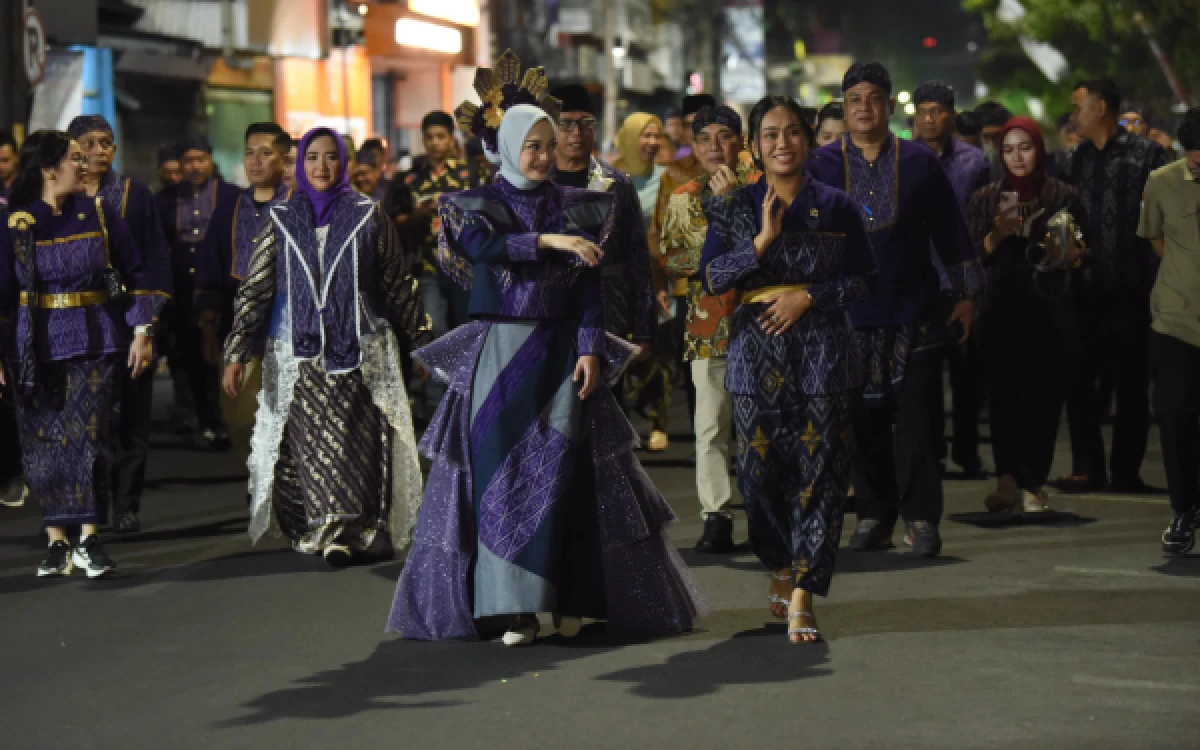 Thumbnail Berita - Ini Kata Zita Anjani Utusan Khusus Presiden Prabowo Subianto Bidang Pariwisata Soal Dhoho Night Carnival 2026 Kota Kediri