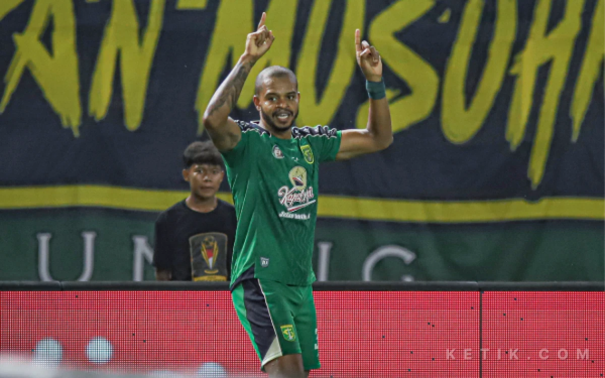 Thumbnail Berita - Alex Martins Cedera, Diprediksi Absen Bela Persebaya di Babak Semifinal Piala Presiden 2026