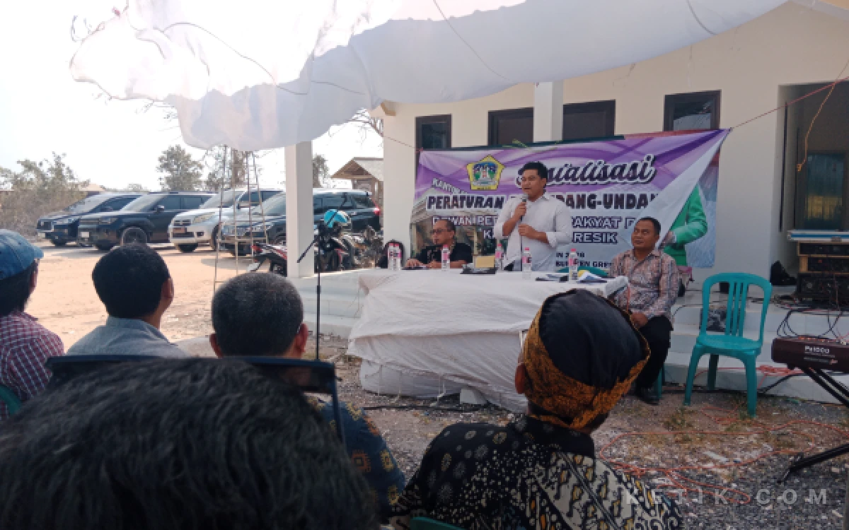 Thumbnail Berita - Gelar Sosperda di Galian C Gosari, Ketua DPRD Gresik Carikan Jalan Tengah Soal Jam Truk dan Izin Gudang