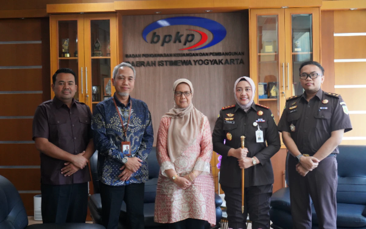 Thumbnail Berita - Gerak Cepat Kajari Kulon Progo: Datangi BPKP DIY, Urai Kebuntuan Dugaan Korupsi PT SAK