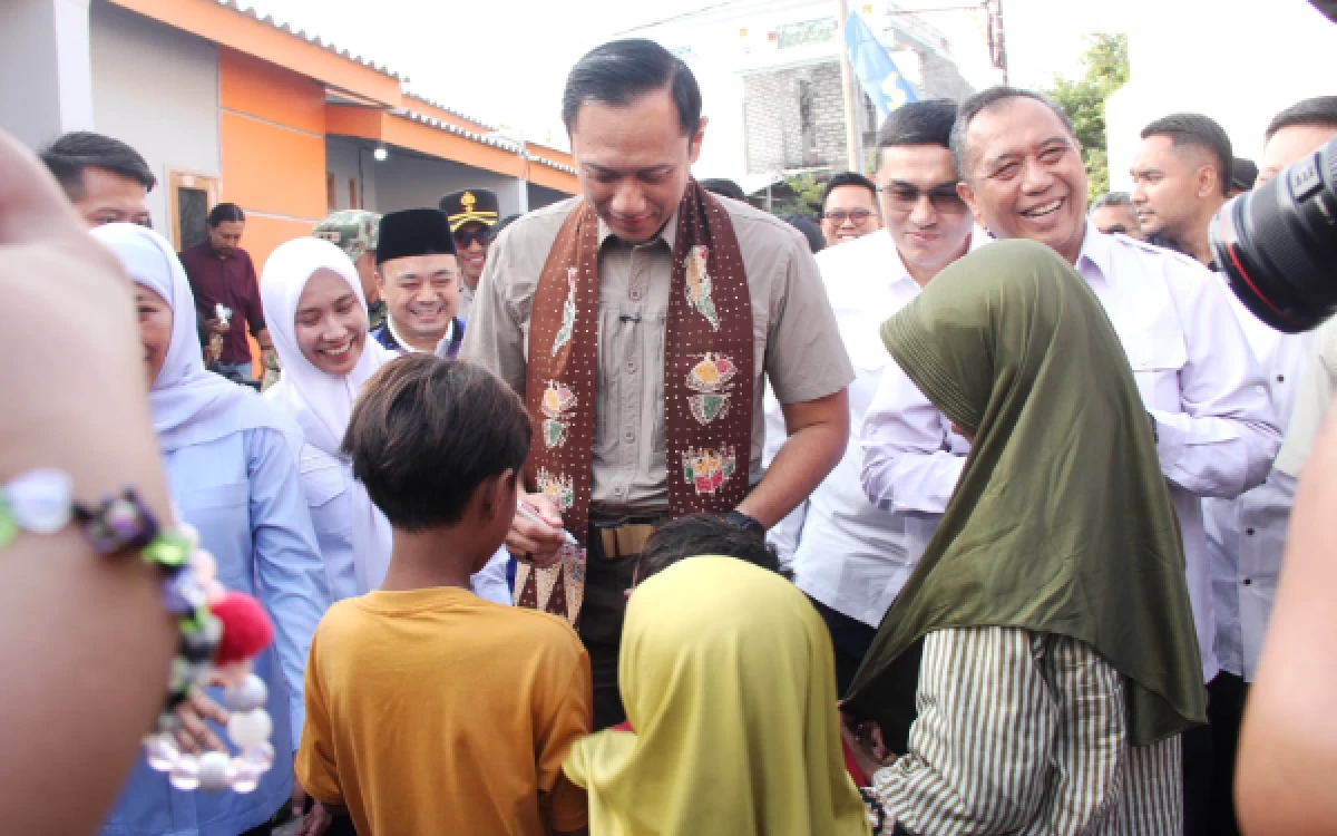 Thumbnail Berita - Penataan Kawasan Permukiman Kumuh Campurejo Gresik Diresmikan Menko AHY Bersama Khofifah dan Gus Yani