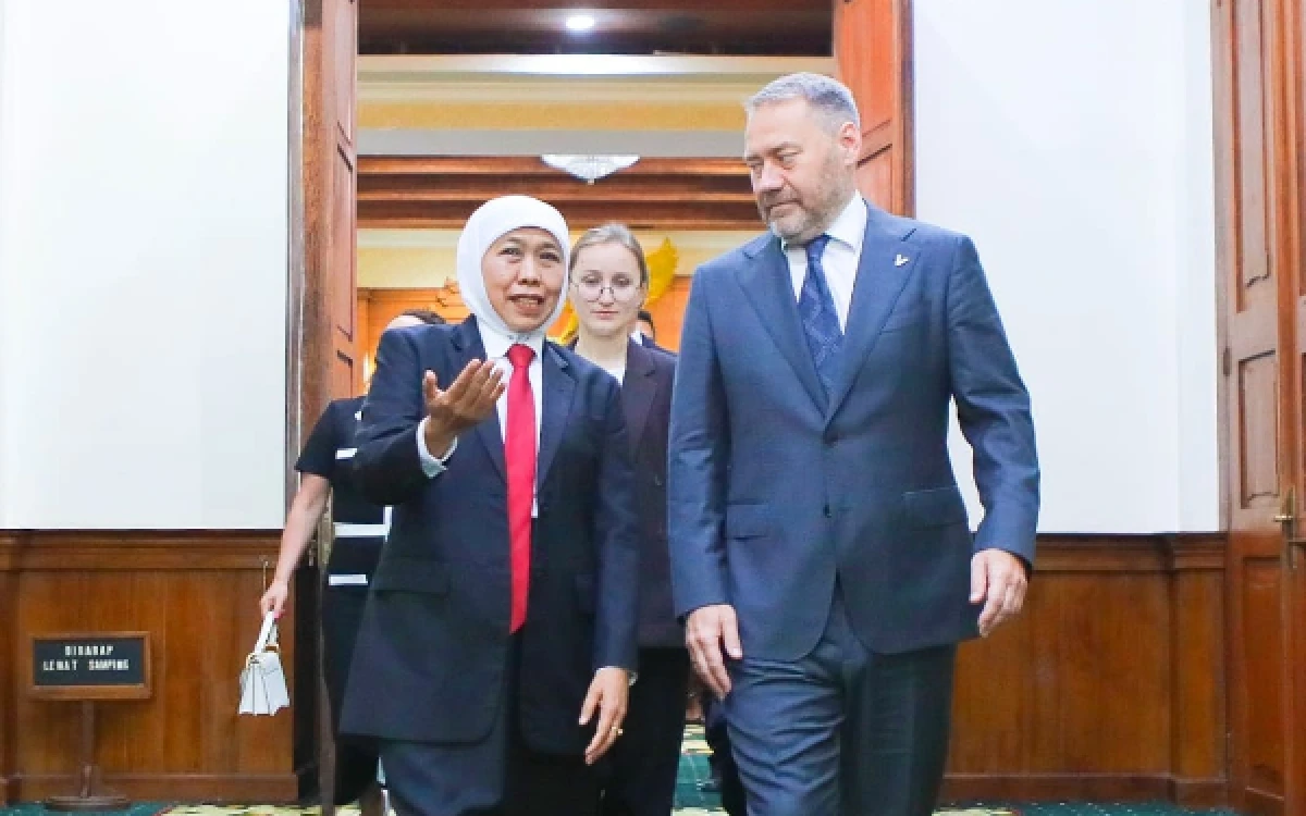 Thumbnail Berita - Terima Delegasi Saint Petersburg Rusia, Gubernur Khofifah Kuatkan Sinergi dan Kolaborasi Strategis mulai Pengembangan Kapal Cepat hingga Cancer Center
