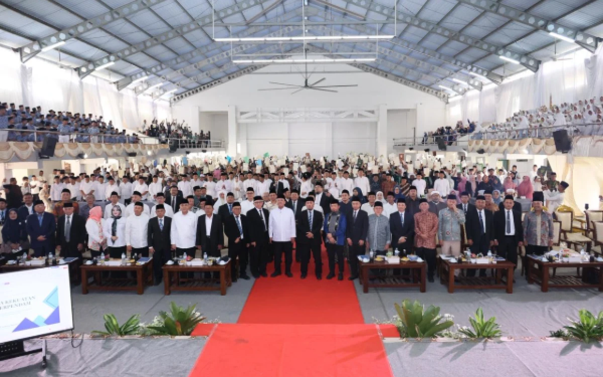 Thumbnail Menteri ATR/BPN Serahkan Lebih dari 1.000 Sertipikat Tanah Wakaf dalam ICOP 2026