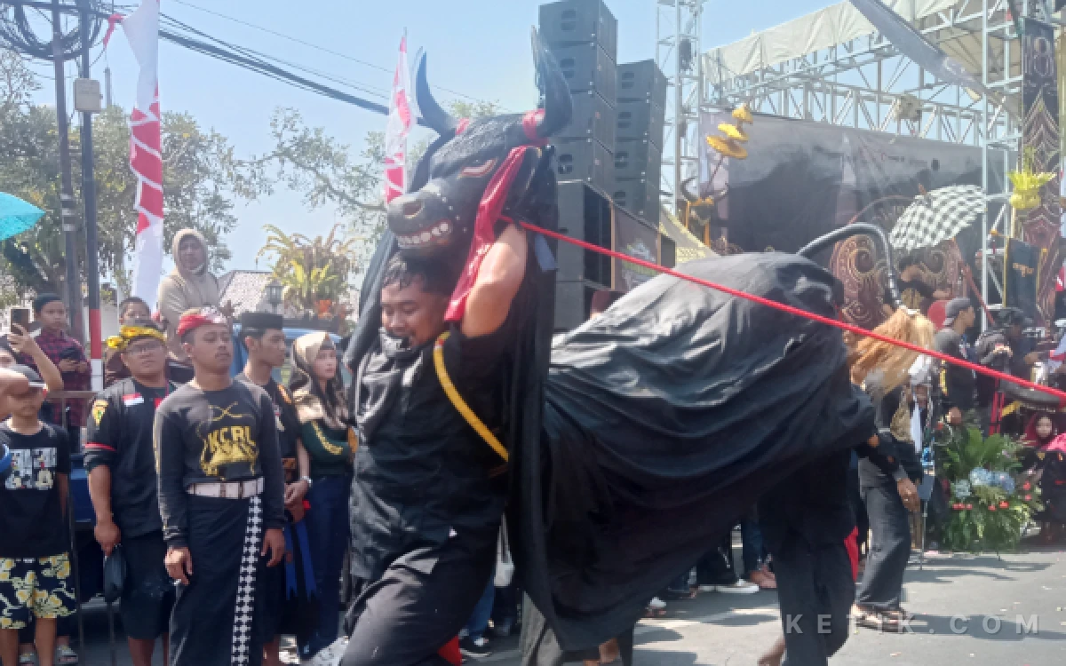 Thumbnail Berita - Kota Batu Dipenuhi Atraksi Bantengan, Lebih dari 150 Sanggar Ramaikan Festival Bantengan Nuswantara 2026