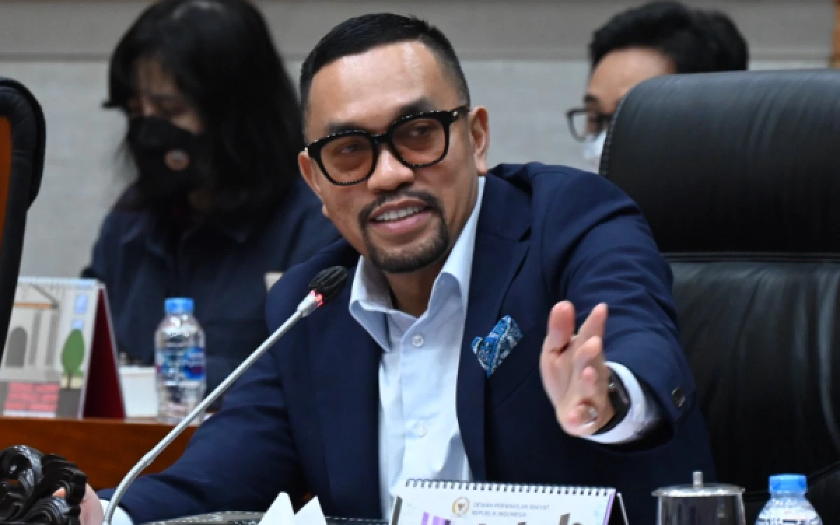 Thumbnail Berita - Jejak Ahmad Sahroni: Dari Kerasnya Tanjung Priok hingga Menuju Senayan