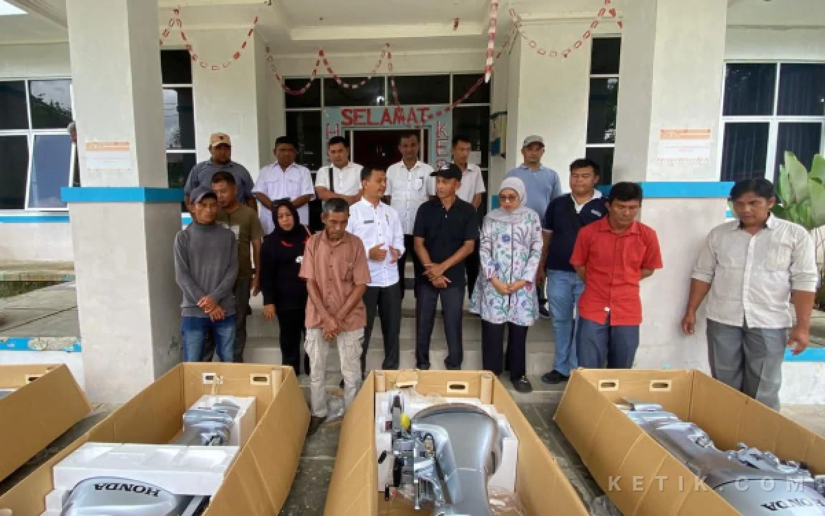 Thumbnail Berita - Salurkan Bantuan Alat Tangkap Ikan, Pemkab Simeulue Apresiasi Jamaluddin Idham dan KKP RI