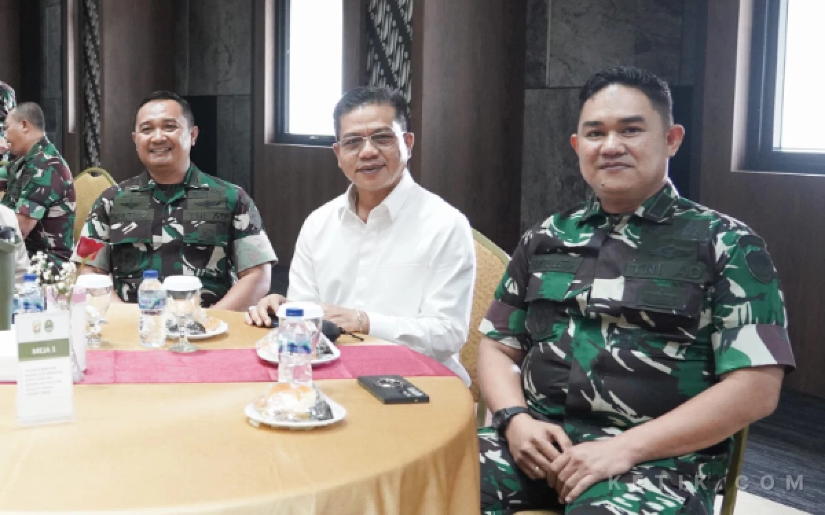 Thumbnail Berita - Bupati KDS Paparkan Gerakan Bandung Bedas Bersih Sampah di Hadapan Kasad
