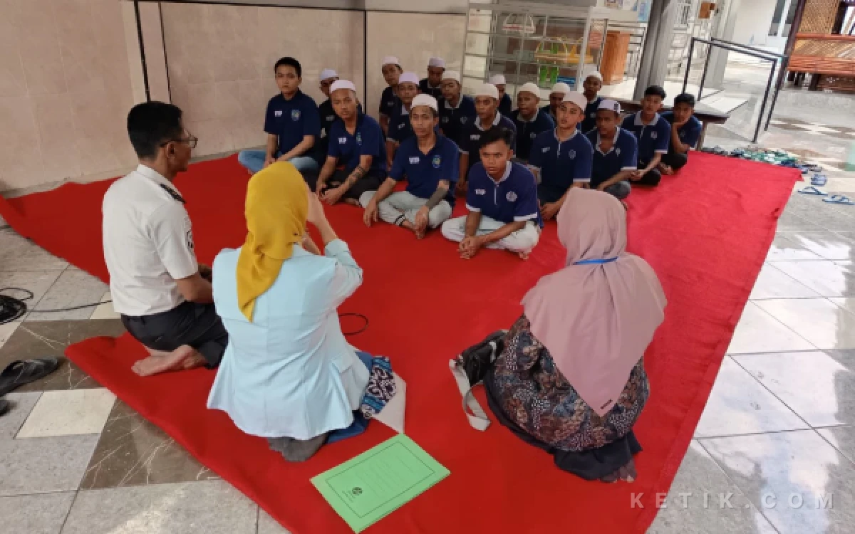 PKBM Rumah Pintar Inddas Sosialisasikan Program Kejar Paket di Rutan Situbondo