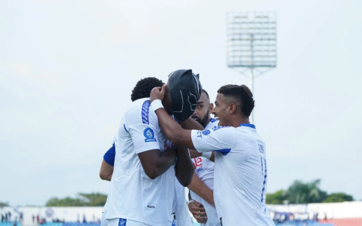 Thumbnail Berita - Happy Ending, Arema FC Kalahkan PSIM Yogyakarta 3-1