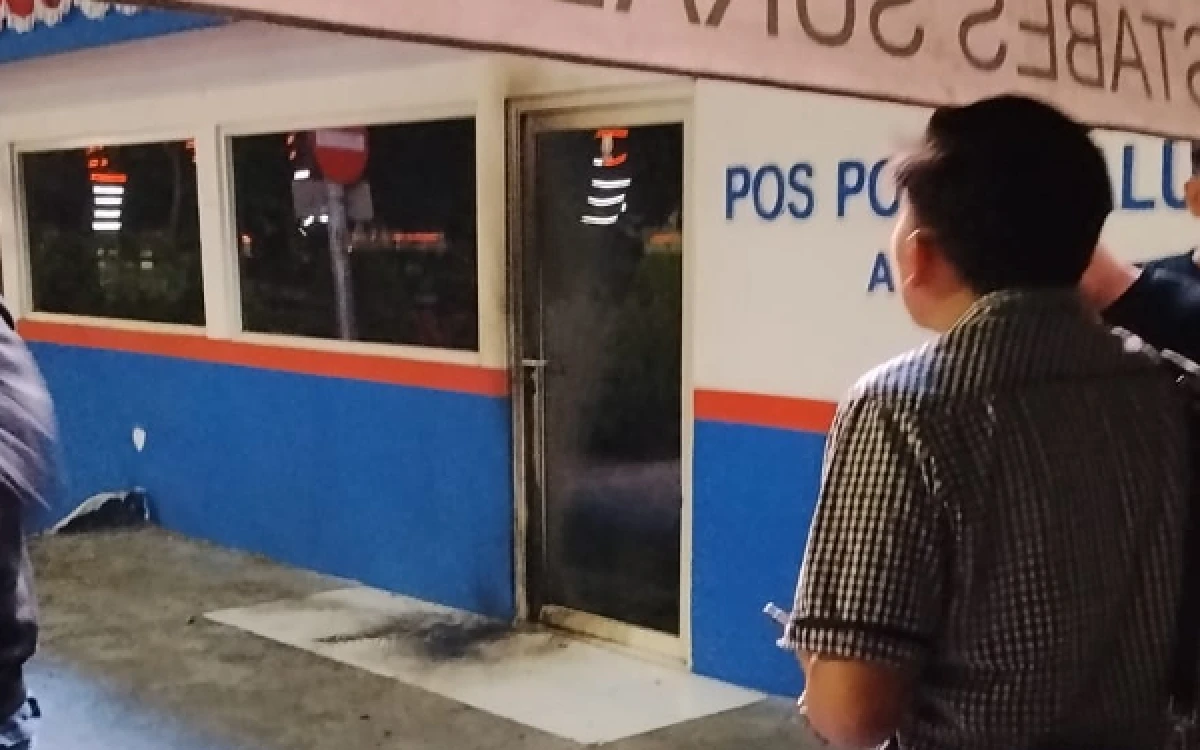 Thumbnail Berita - Sabtu Malam, Pos Polantas di Surabaya Diduga Dilempar Bom Molotov