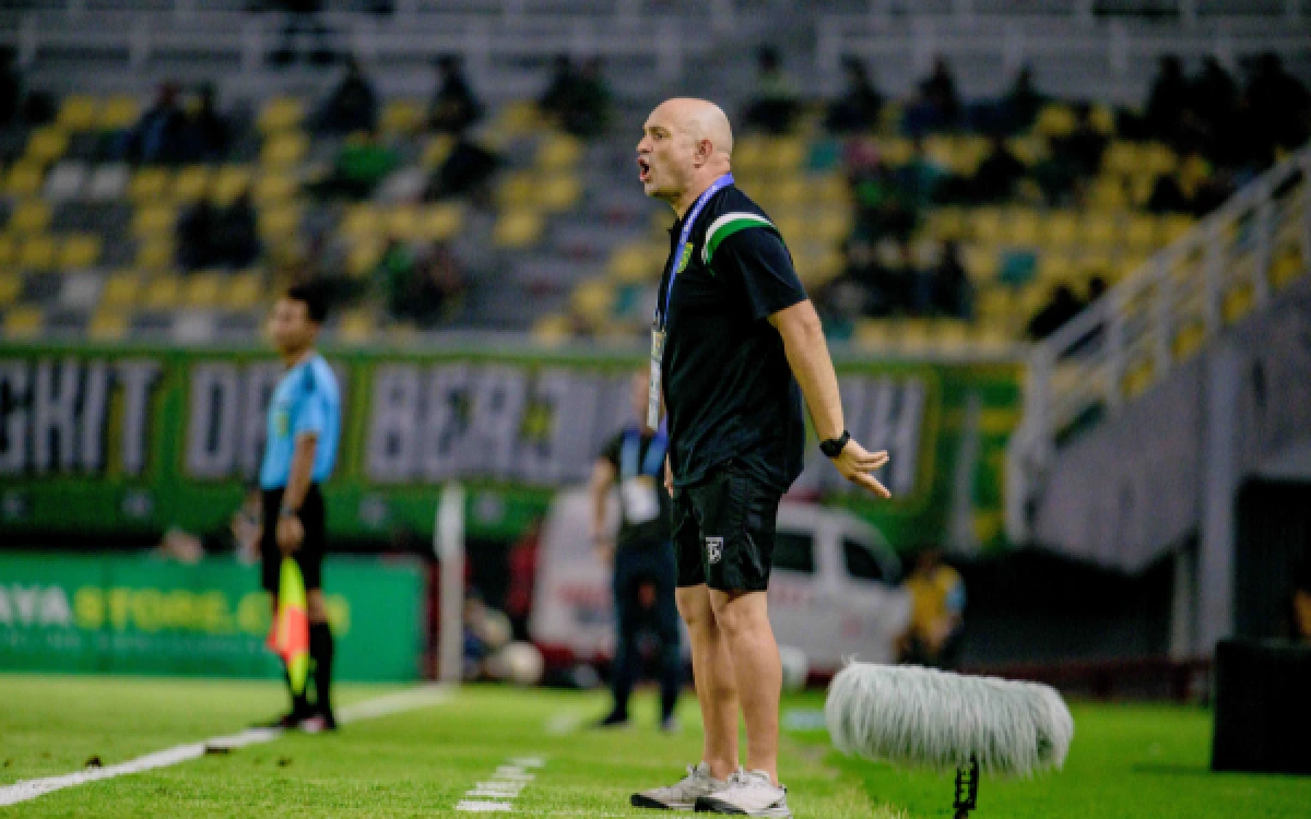 Thumbnail Berita - Bernardo Tavares Protes Gol Persijap Tak Layak Disahkan, Beri Bukti Video